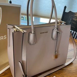 Michael Kors “Mercer Large Saffiano” leather purse